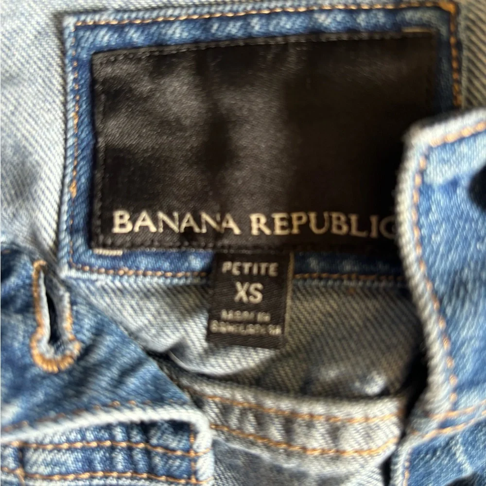 Women’s Banana Republic Jean jacket - Picture 3 of 5